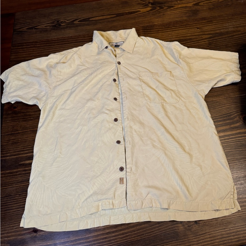 Tommy Bahama Men’s tropical button down shirt